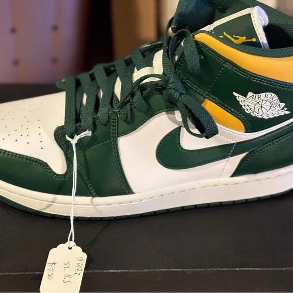 Jordan Men's Green and White Sneakers - Picture 1 of 1